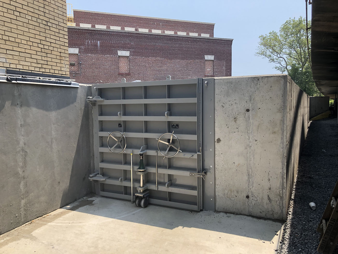 Flood Barriers Walz Krenzer Inc   Hinged Flood Barrier 1 